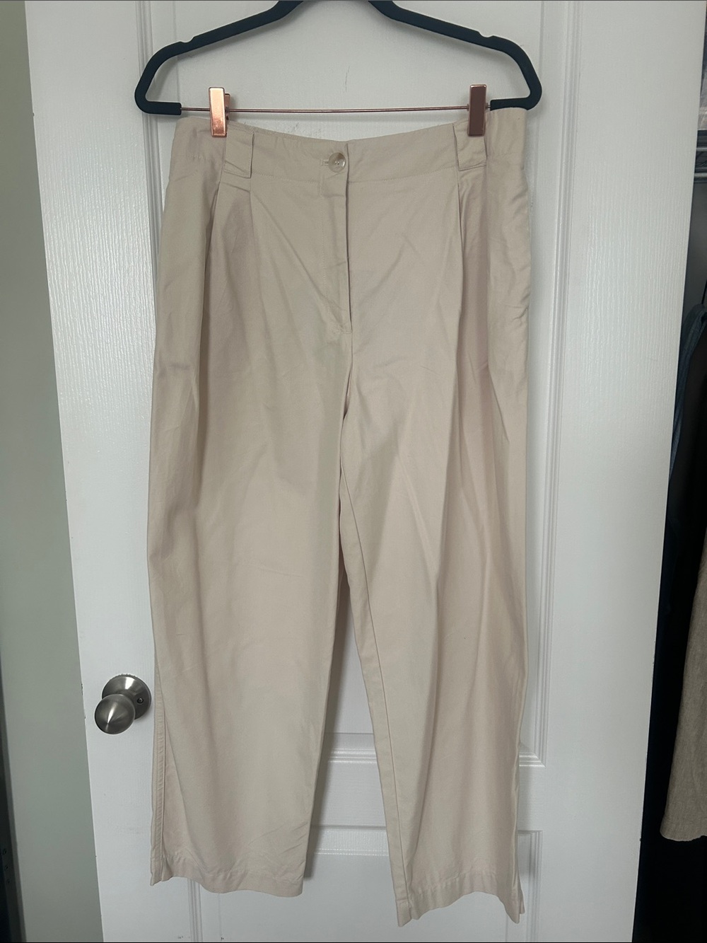 Dynamite Women's Light Beige Chino Pants
